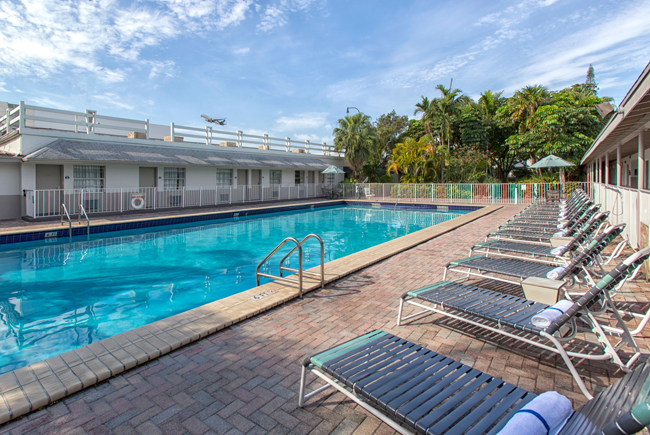 Days Inn Miami Airport North Pool